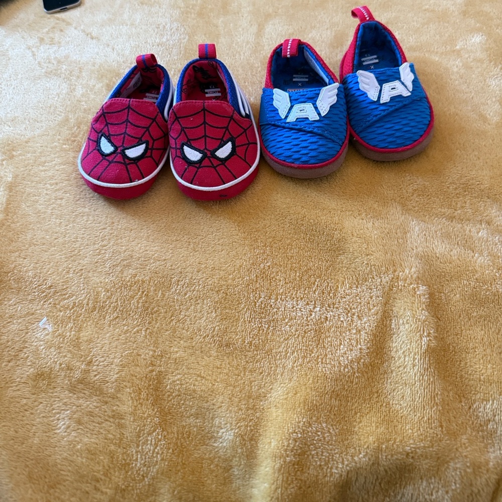 Marvel Spider-Man and Captain America Kids Slippers - Red and Blue